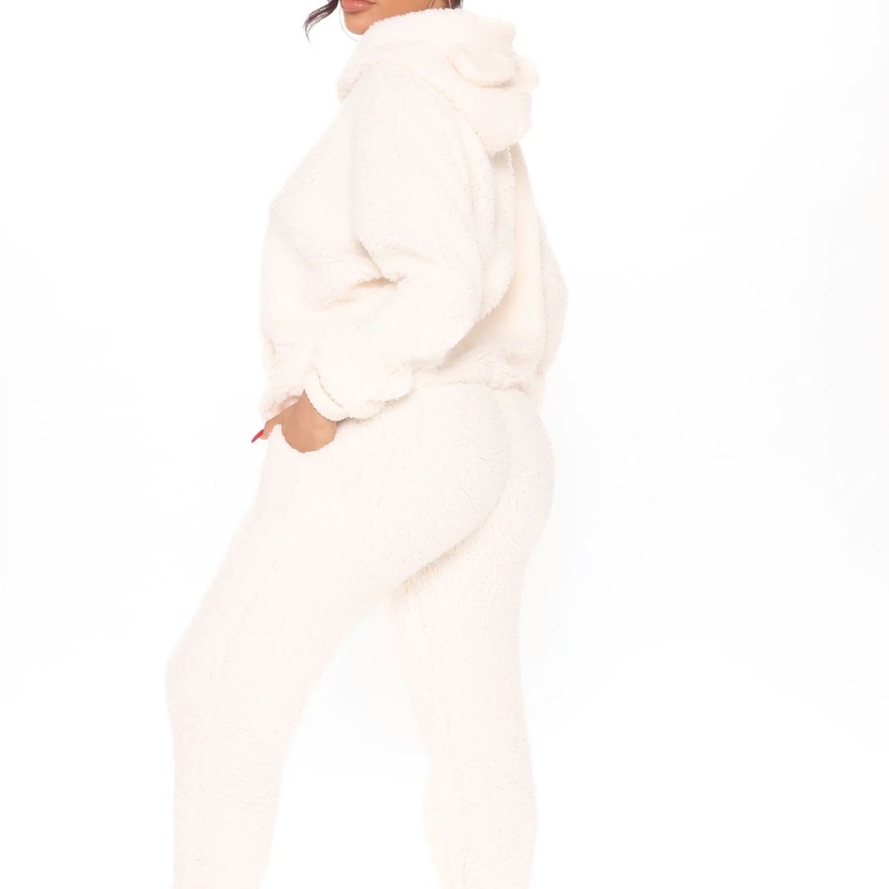 Fashion Nova Fuzzy Bear Sherpa Jogger Set
